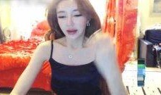 王瑞儿胸贴在线观看,网络红人背后的故事