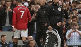 c罗炮轰曼联最新爆料,揭秘背后真相与心酸历程”