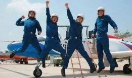 空军爆料学生开学视频,学生开学震撼瞬间，视频曝光校园新风貌