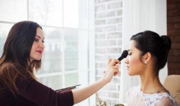 圈内人爆料化妆师很挣钱